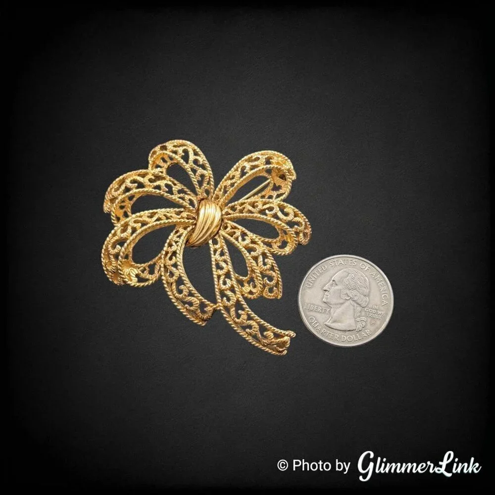 Vintage Crown Trifari Ornate Openwork Ribbon Bow Gold Tone Brooch Pin